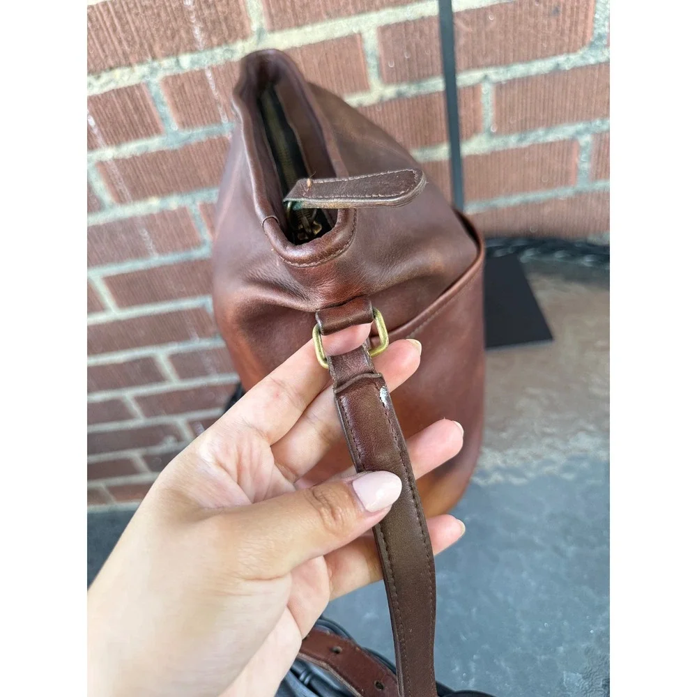Vintage 1970-1980s Coach Brown Bucket Bag Medium Zip Top